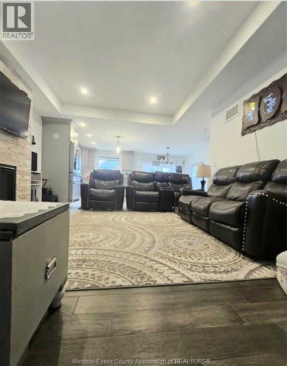 724 FALERIA STREET, Lakeshore — photo 3