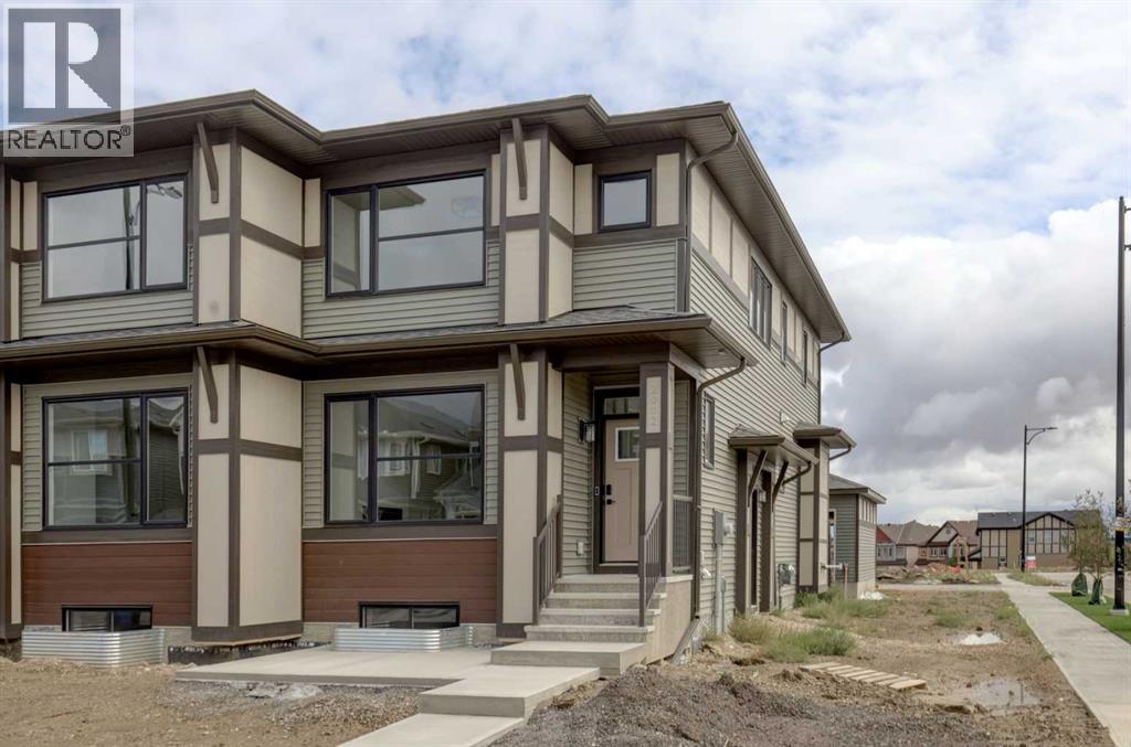 2002 Cobblebrook Crescent SW - 1