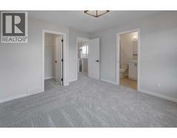 2002 Cobblebrook Crescent SW - photo 16