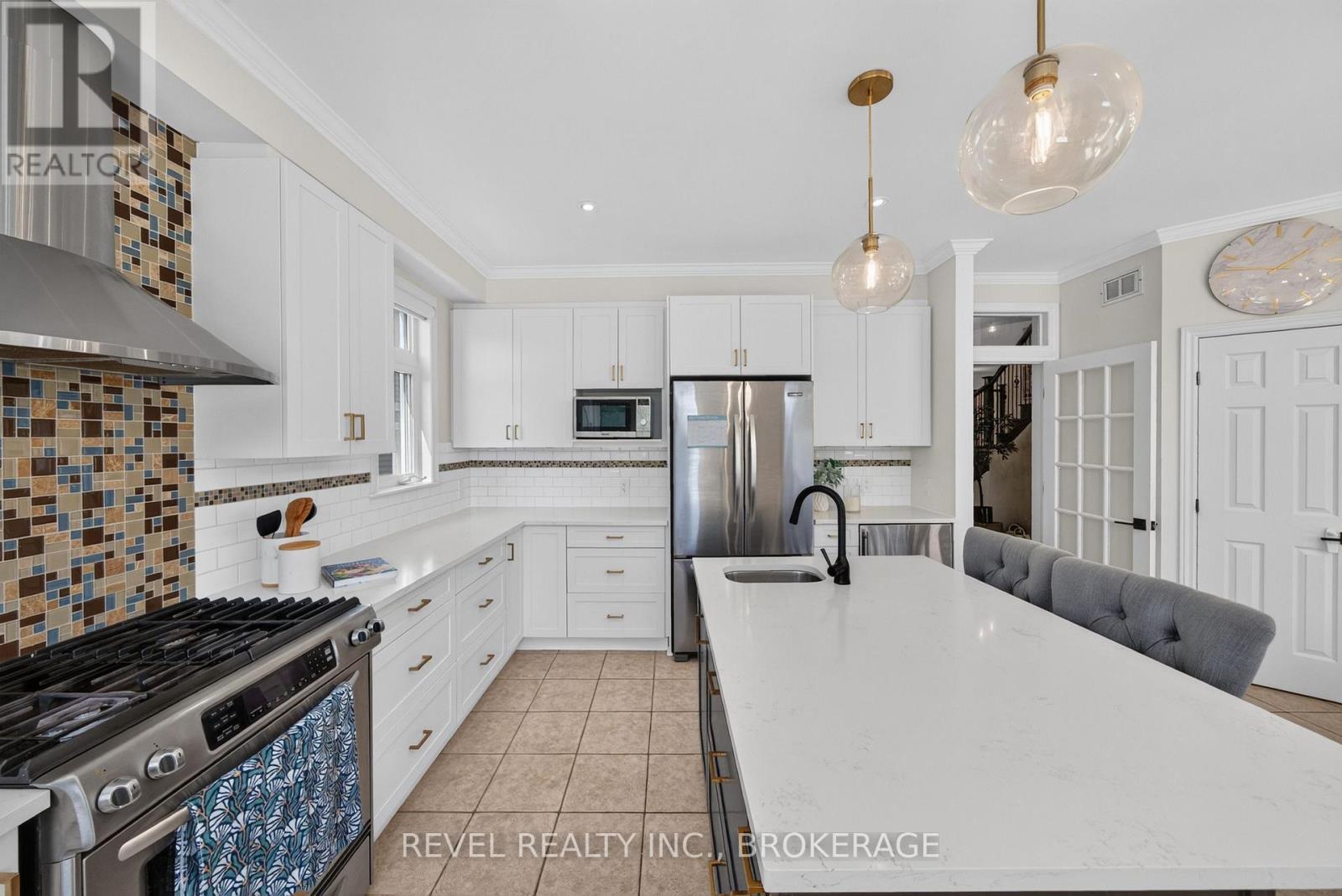 695 FIELDSTONE DRIVE - Image 14