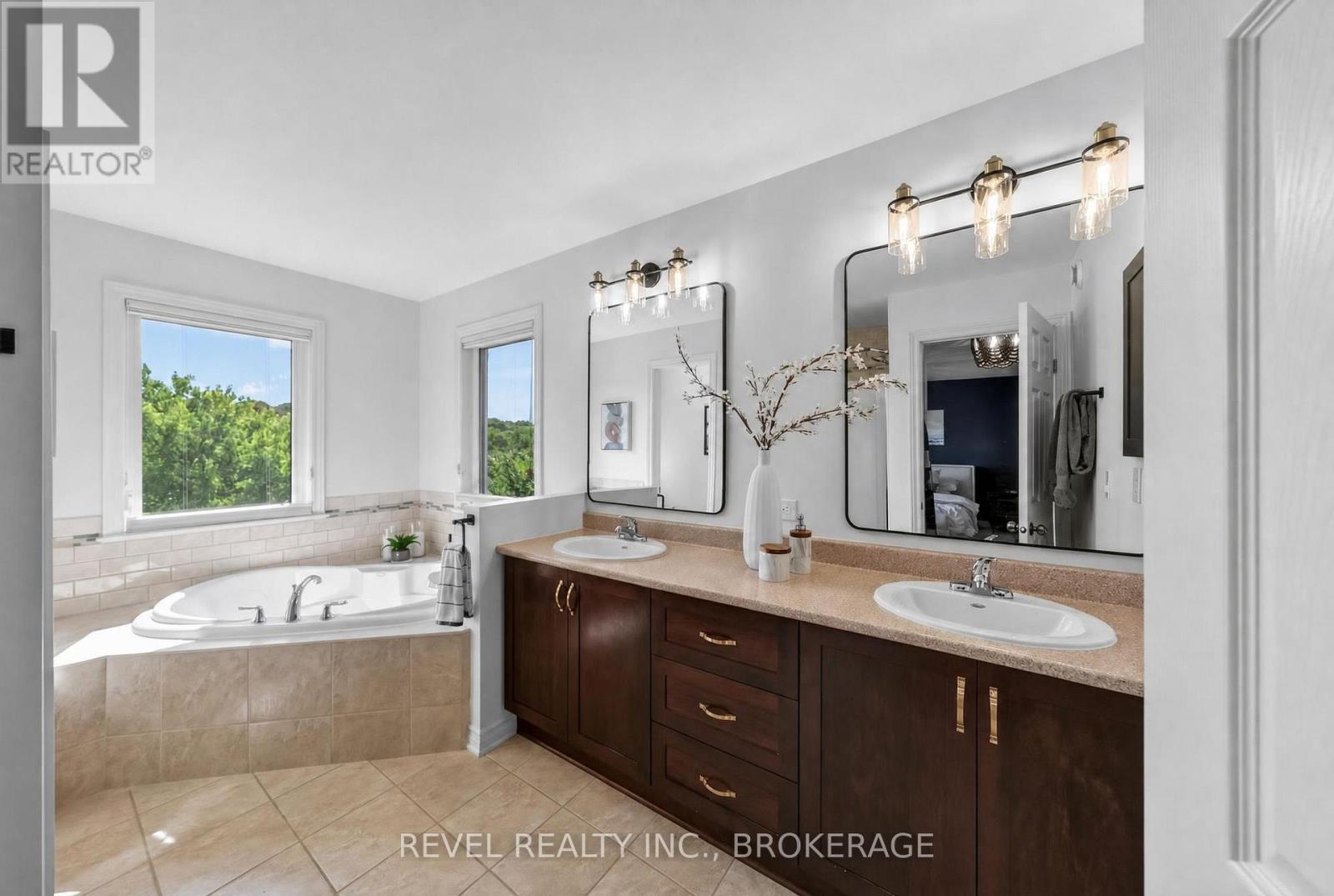 695 FIELDSTONE DRIVE - Image 24
