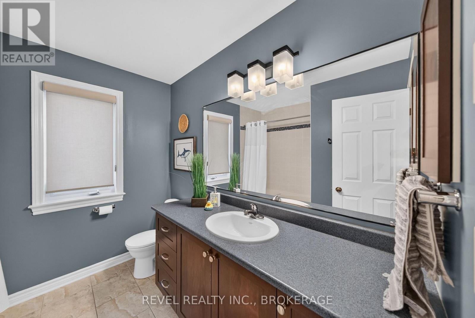 695 FIELDSTONE DRIVE - Image 32