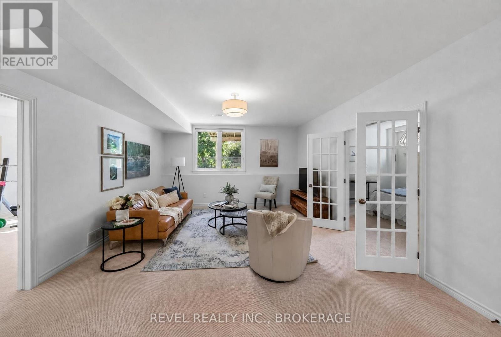 695 FIELDSTONE DRIVE - Image 37