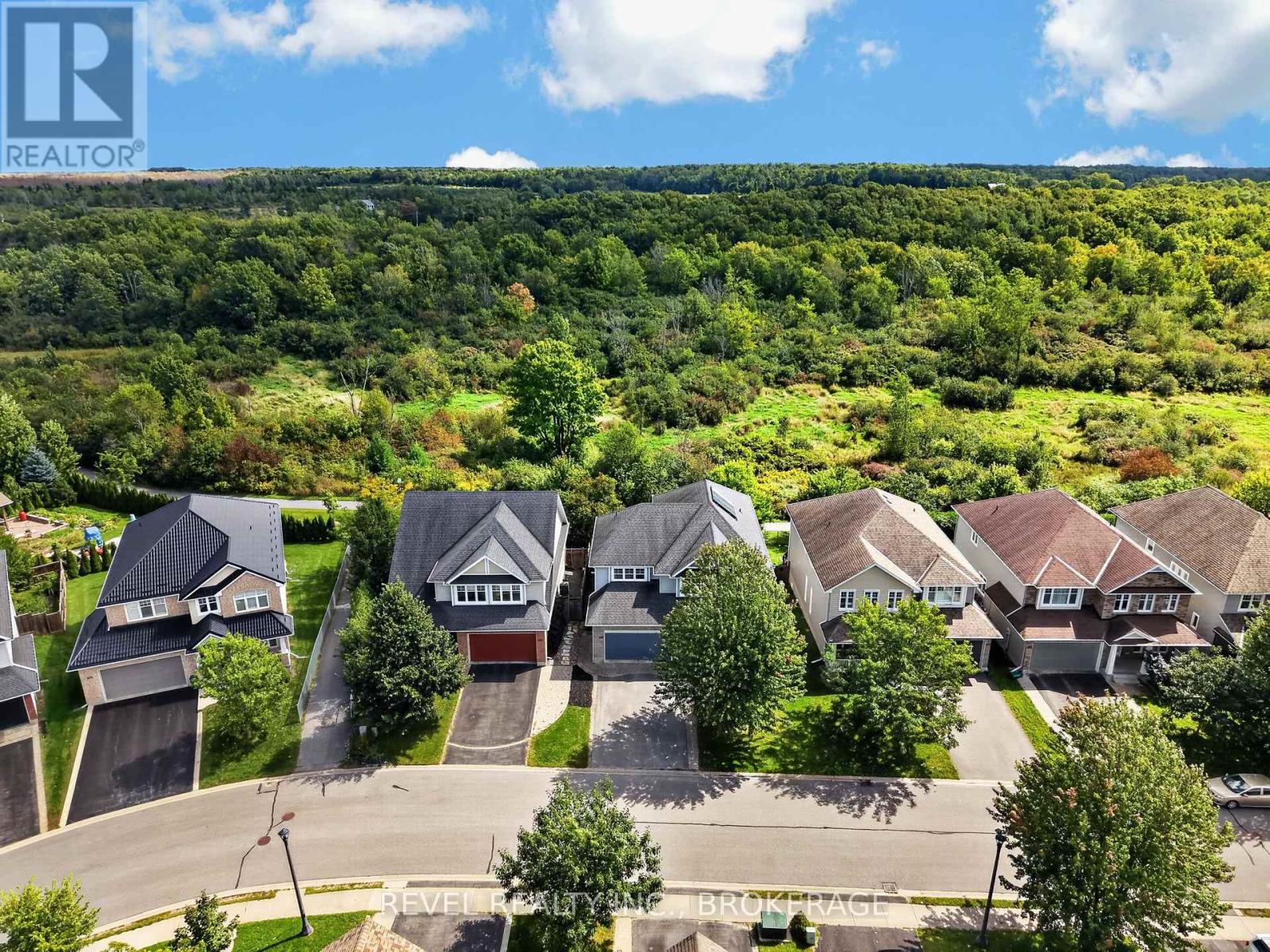 695 FIELDSTONE DRIVE - 46