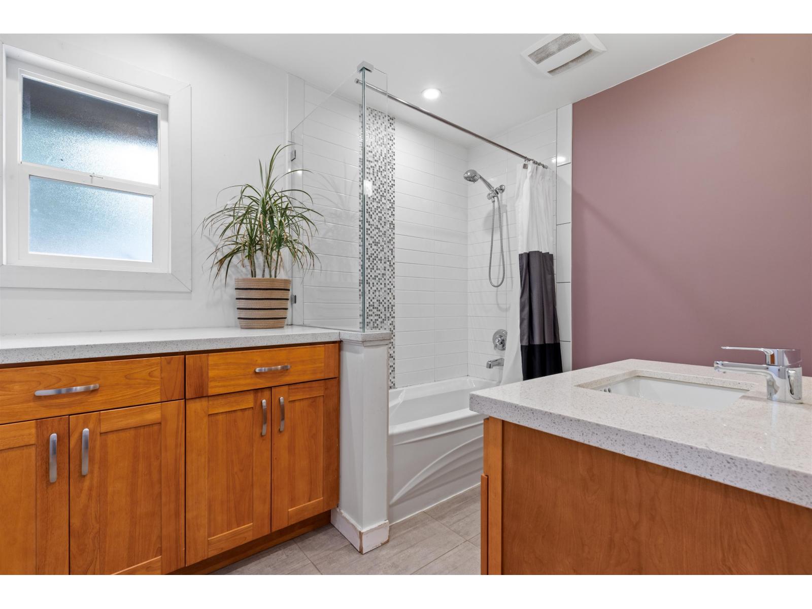 20560 45A AVENUE, Langley