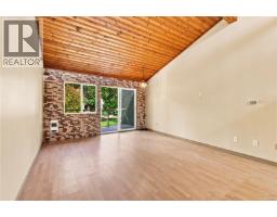 202 3295 Island Hwy W, Qualicum Beach, BC V9K2C6 Photo 11