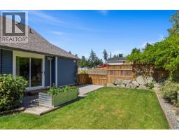 Kitchen - 536 Cook St, Ladysmith, BC V9G1A1 Photo 10