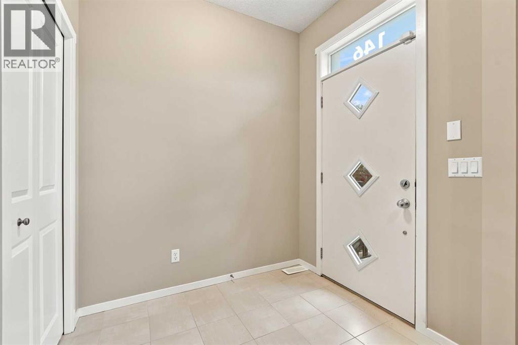 146 Livingston Avenue NE, Livingston, Calgary photo 2