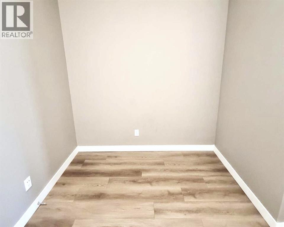 #310 93 34 Avenue SW - 24