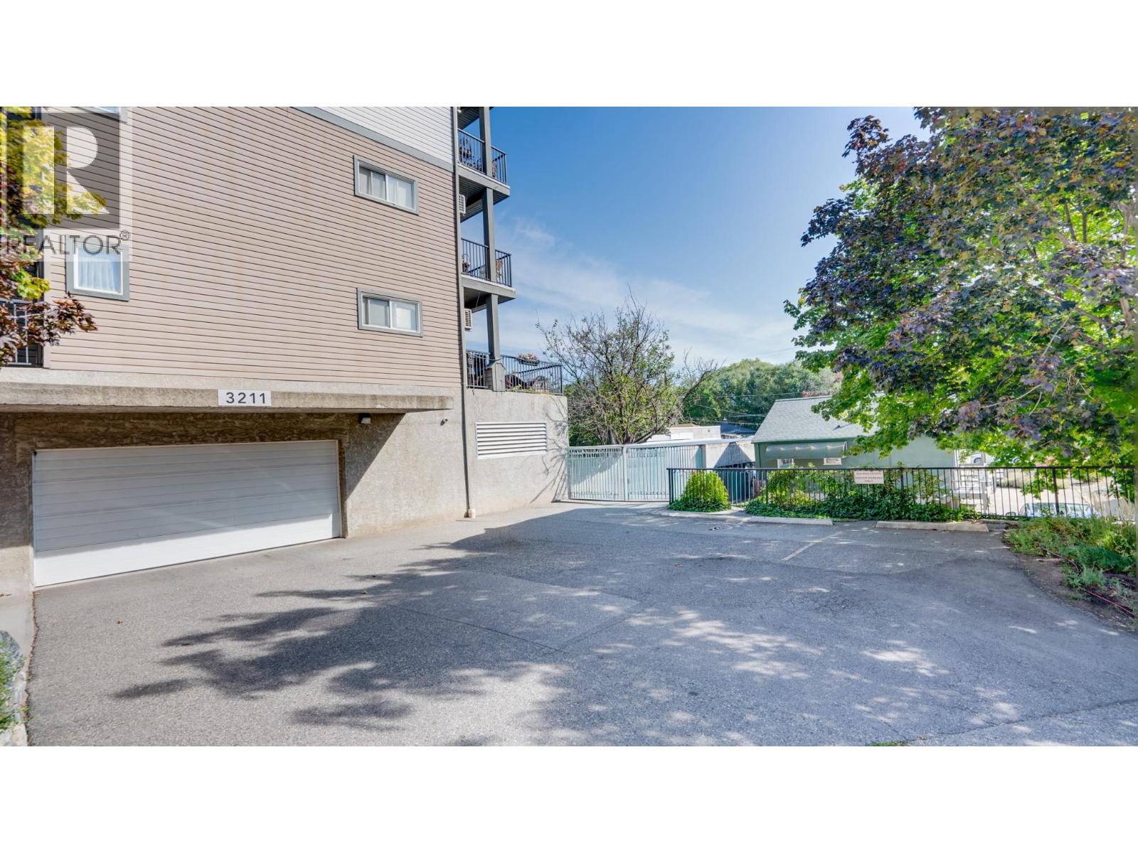 #28 3211 Centennial Drive - 29