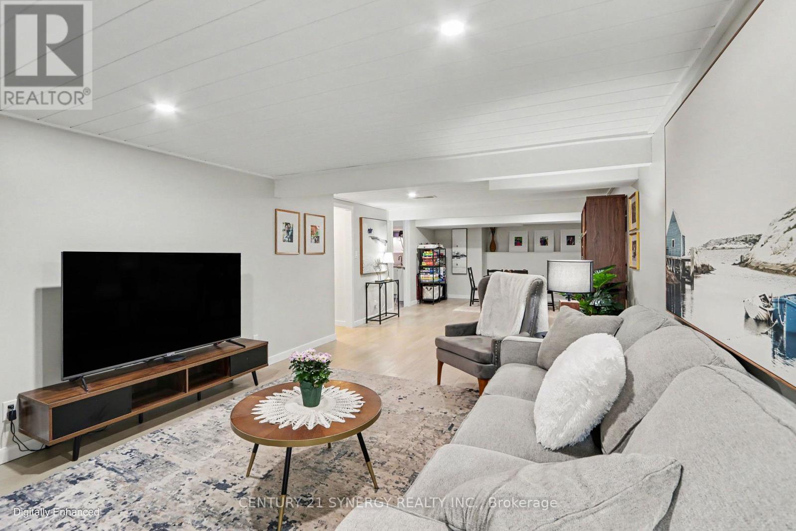 16 LENTINI WAY - Image 19