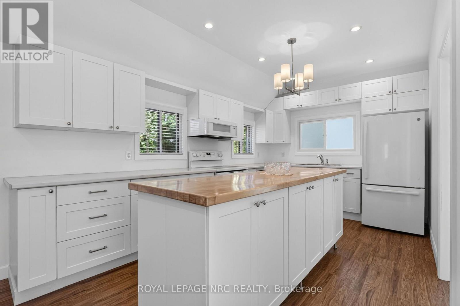 220 ROSEWOOD AVENUE - Image 26