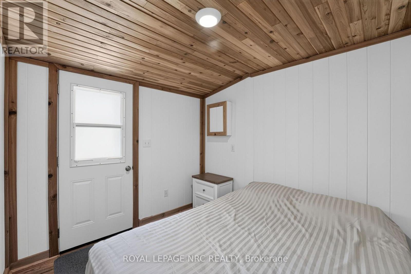 220 ROSEWOOD AVENUE - 36
