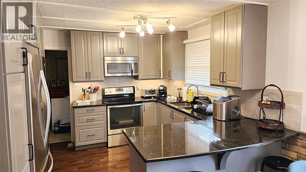 8468 Defore DRIVE, Grand Bend — photo 4
