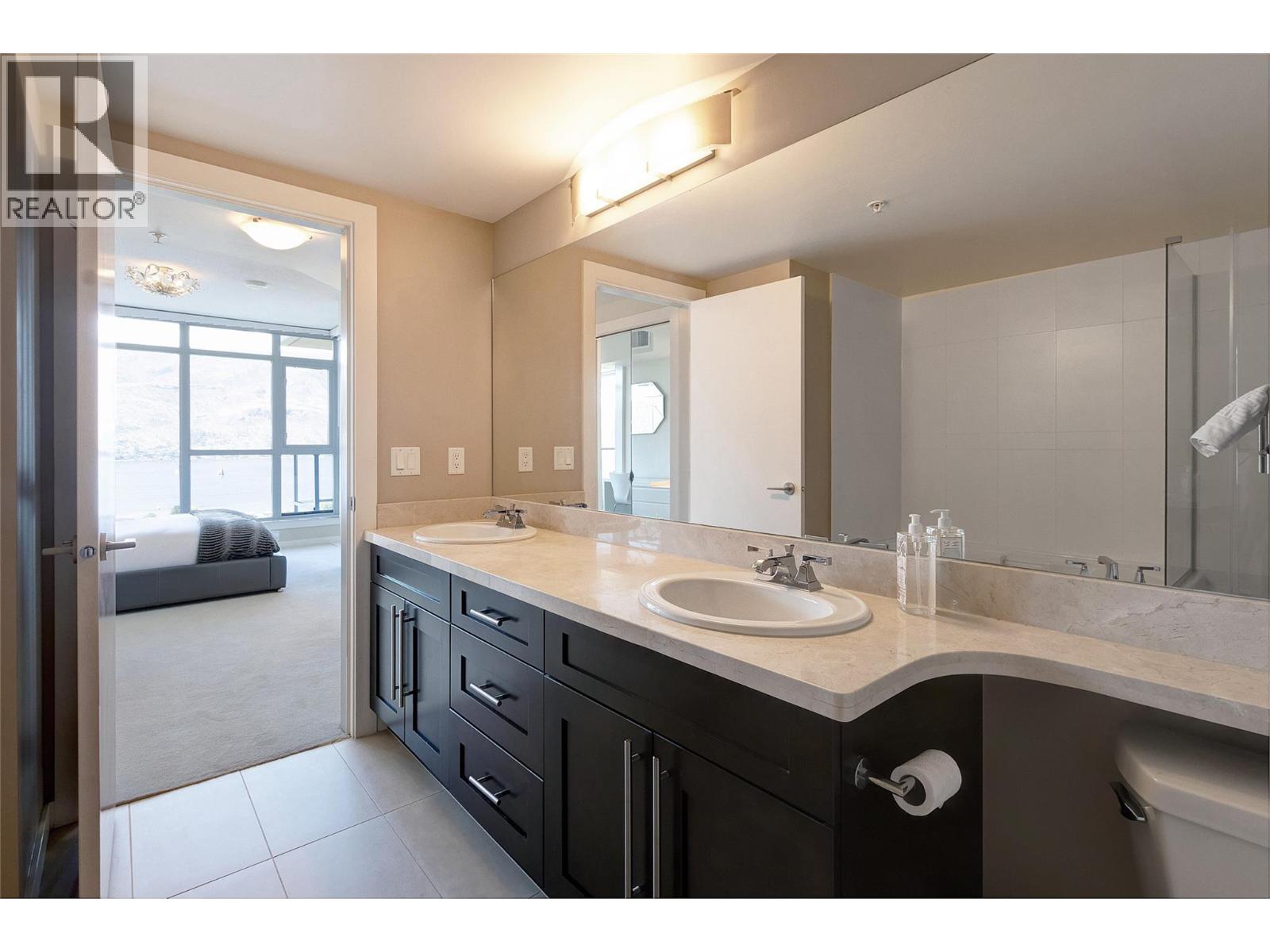1075 Sunset Drive Unit# 2001, Kelowna