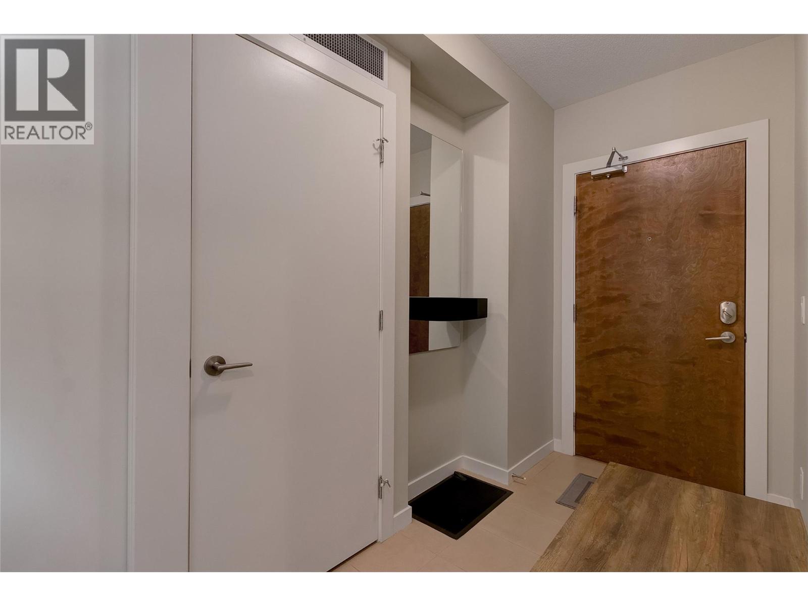 1075 Sunset Drive Unit# 2001, Kelowna