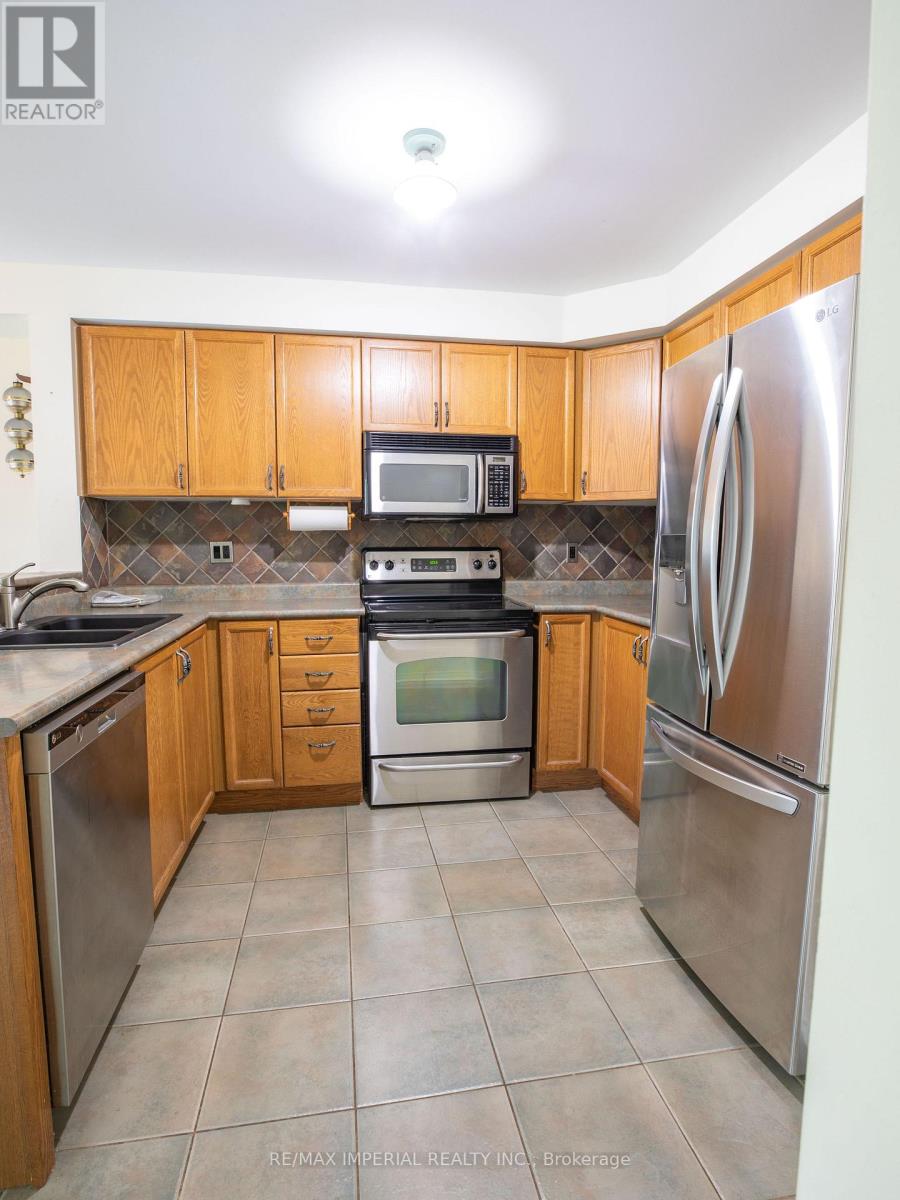 18 WINDBREAK CRESCENT - 10