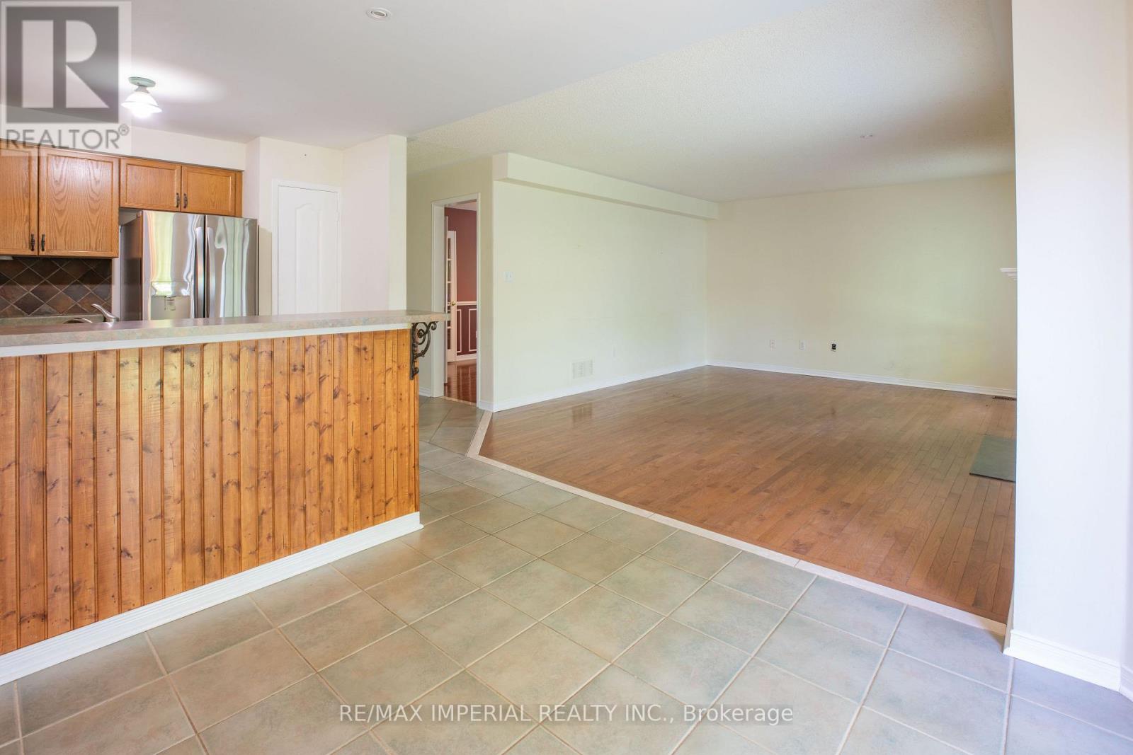 18 Windbreak Crescent, Whitby, ON photo 12