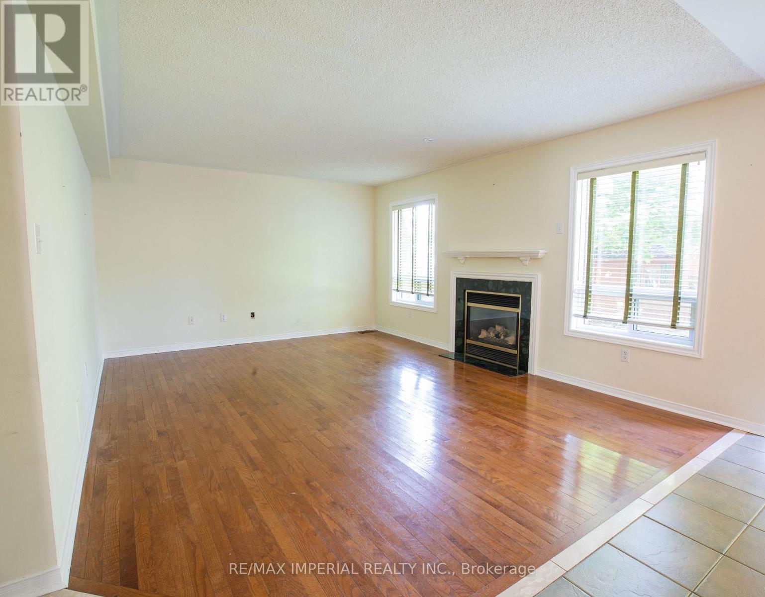 18 Windbreak Crescent, Whitby, ON photo 8