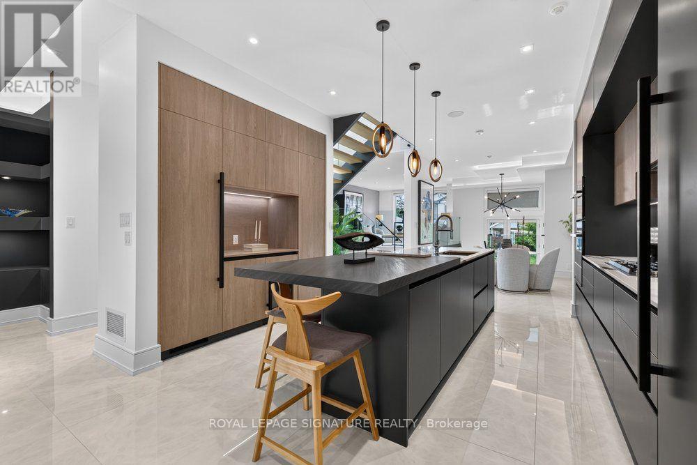 39 DERWYN ROAD - Image 12