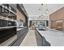 Kitchen - 39 Derwyn Road, Toronto, ON M4J4N1 Photo 11