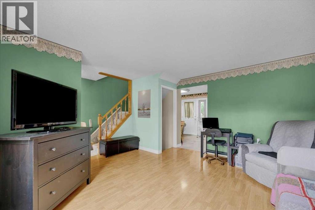 148 Deerview Way SE, Calgary — photo 9