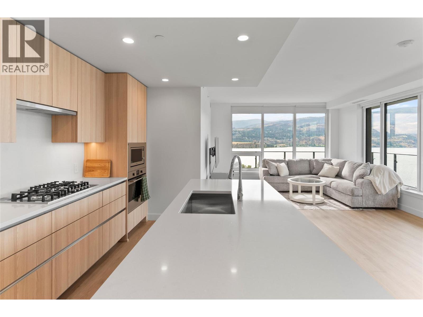 #1408 238 Leon Avenue - 13