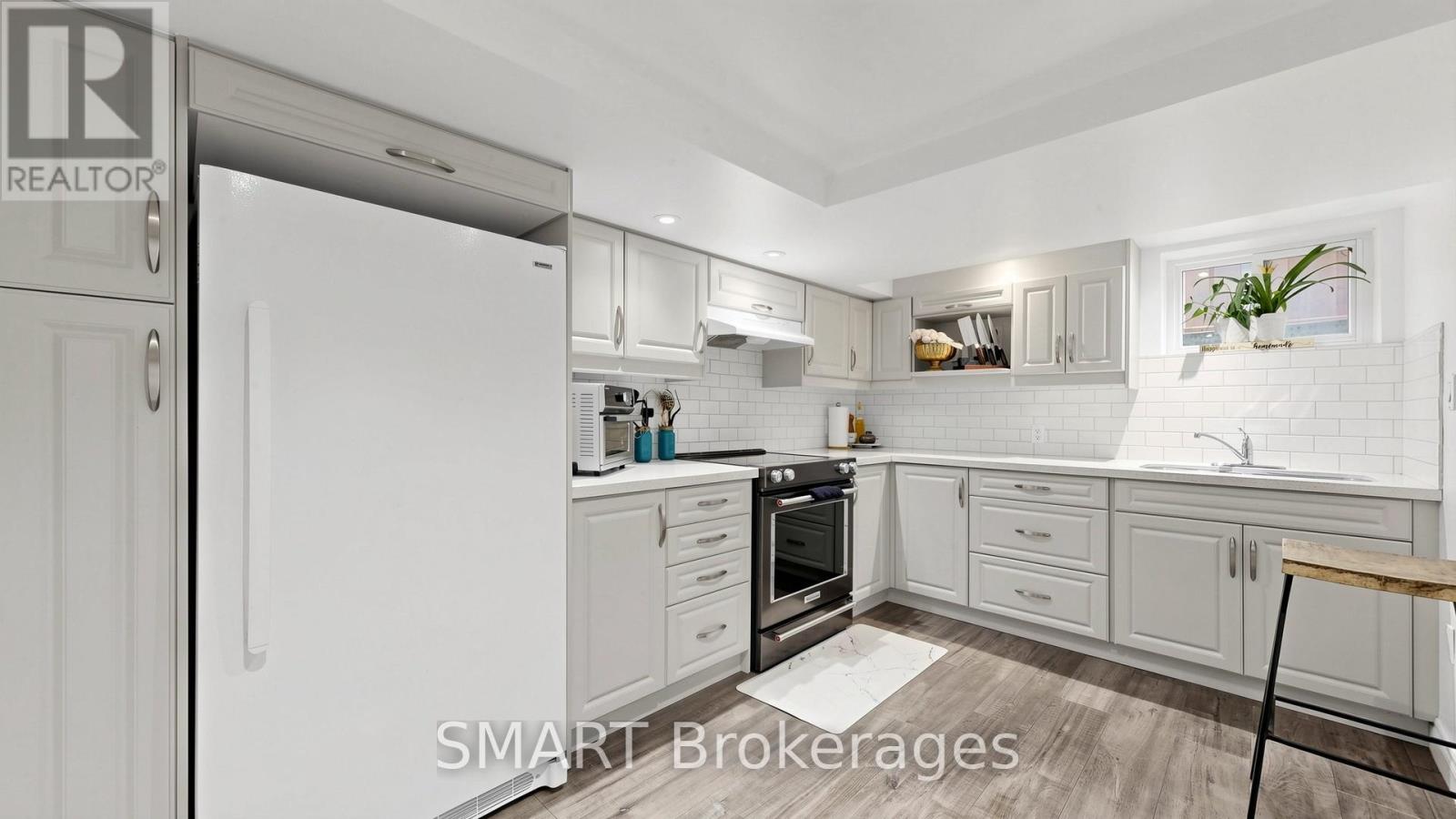 339 EAST AVENUE - Image 34