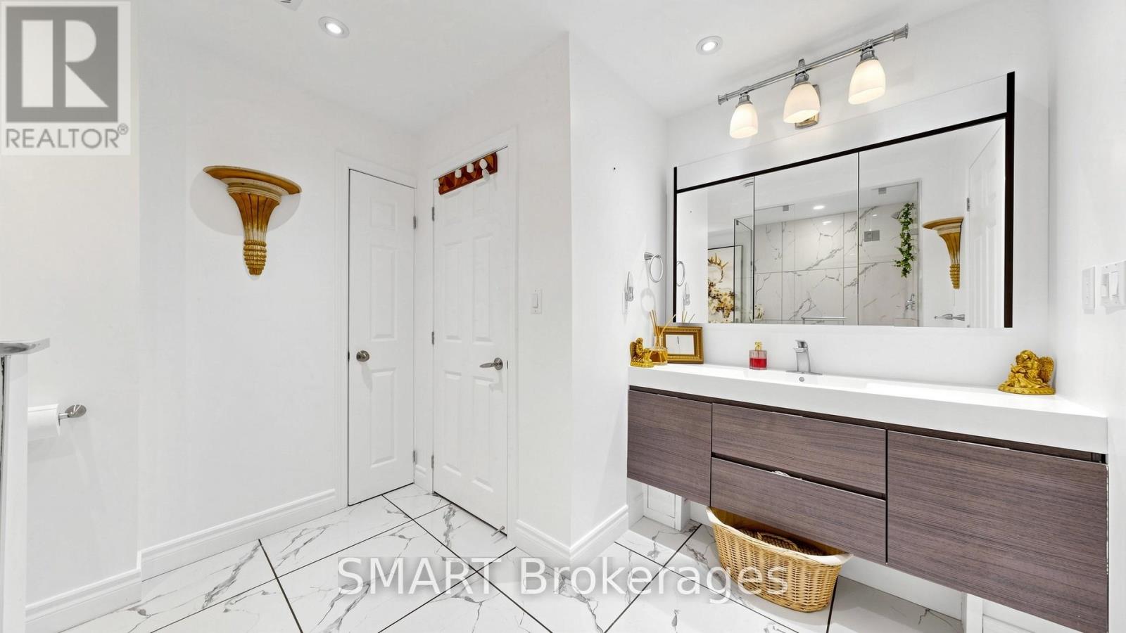 339 EAST AVENUE - Image 40