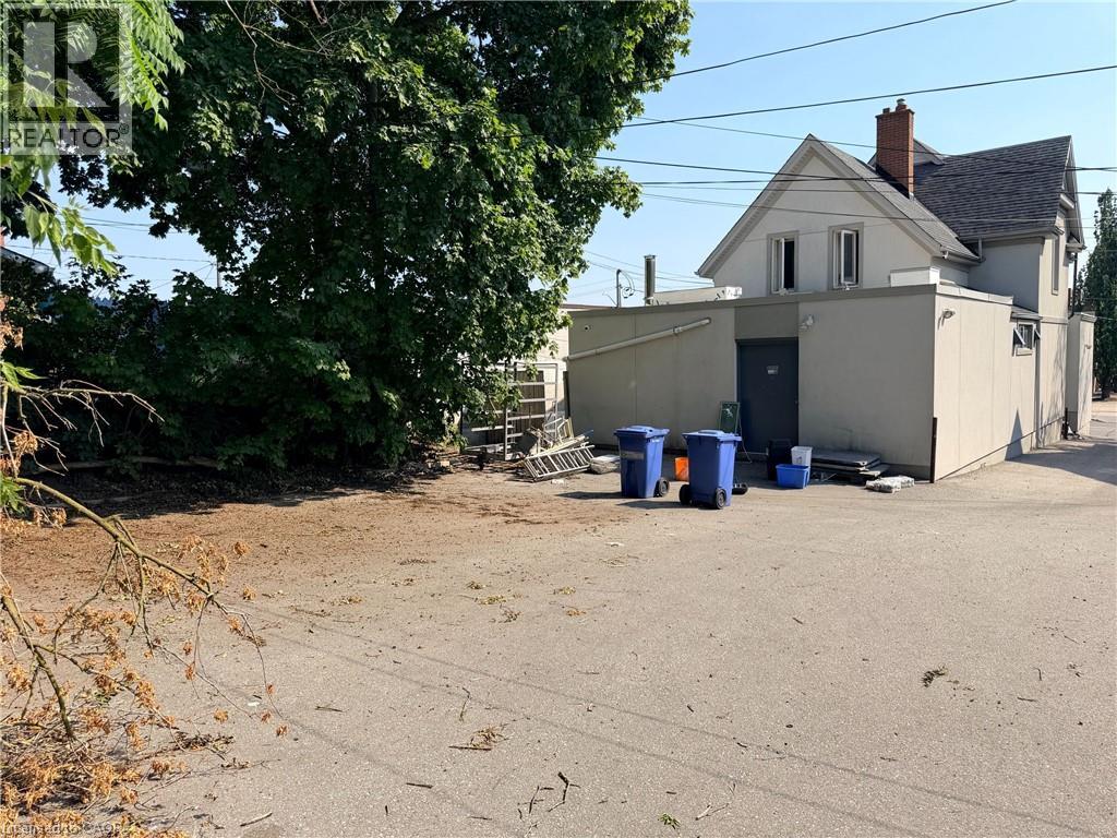 612 KING Street E, Kitchener — photo 5