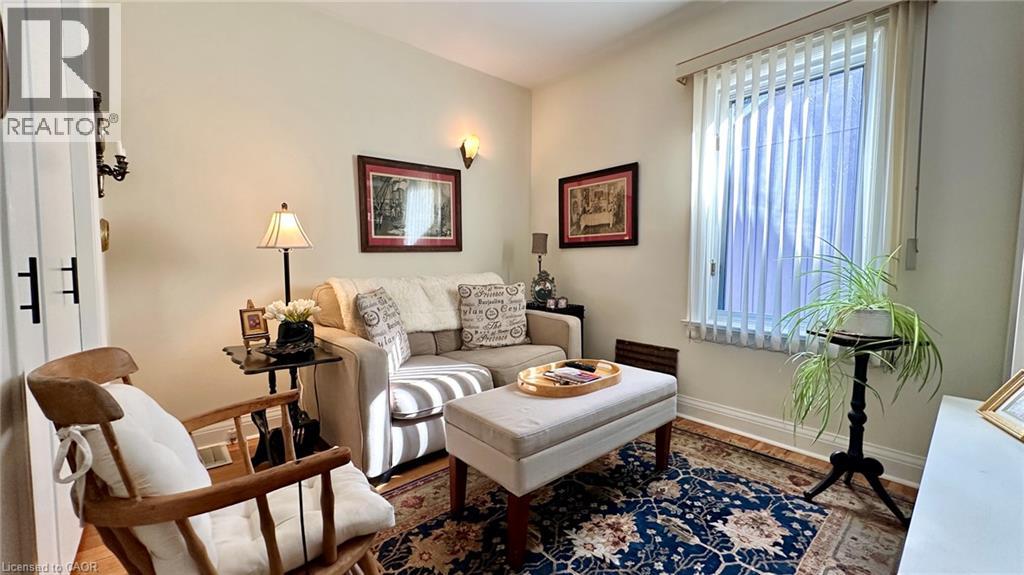 25 HELEN Boulevard - Image 18