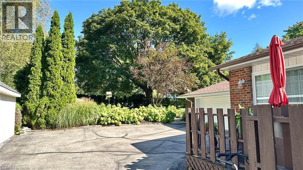 25 HELEN Boulevard - Image 32