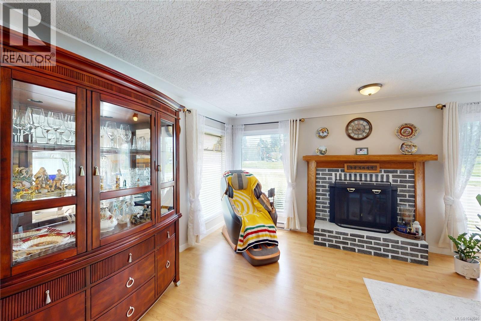 1382 McKenzie Ave - Image 14