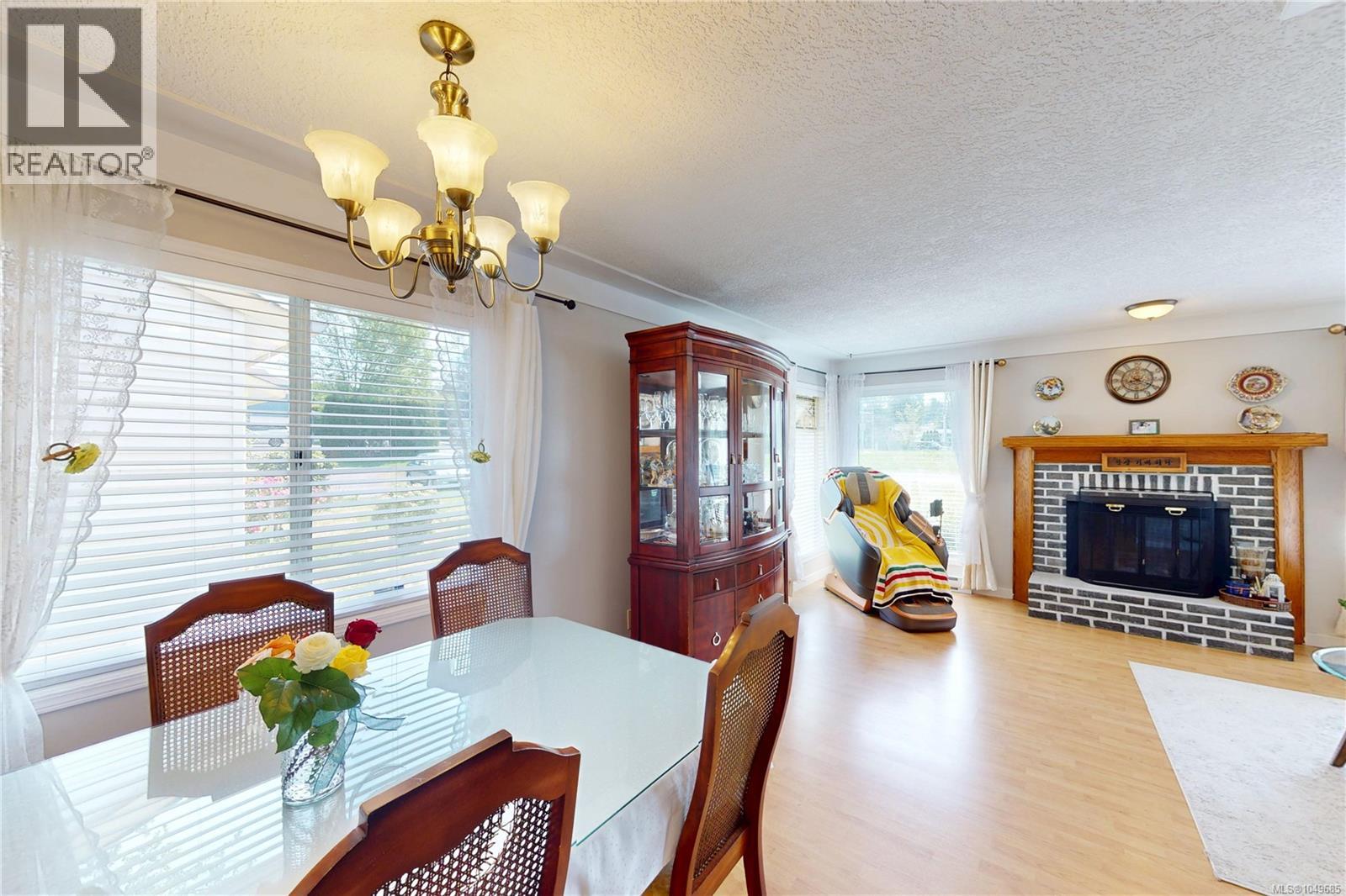 1382 McKenzie Ave - 19