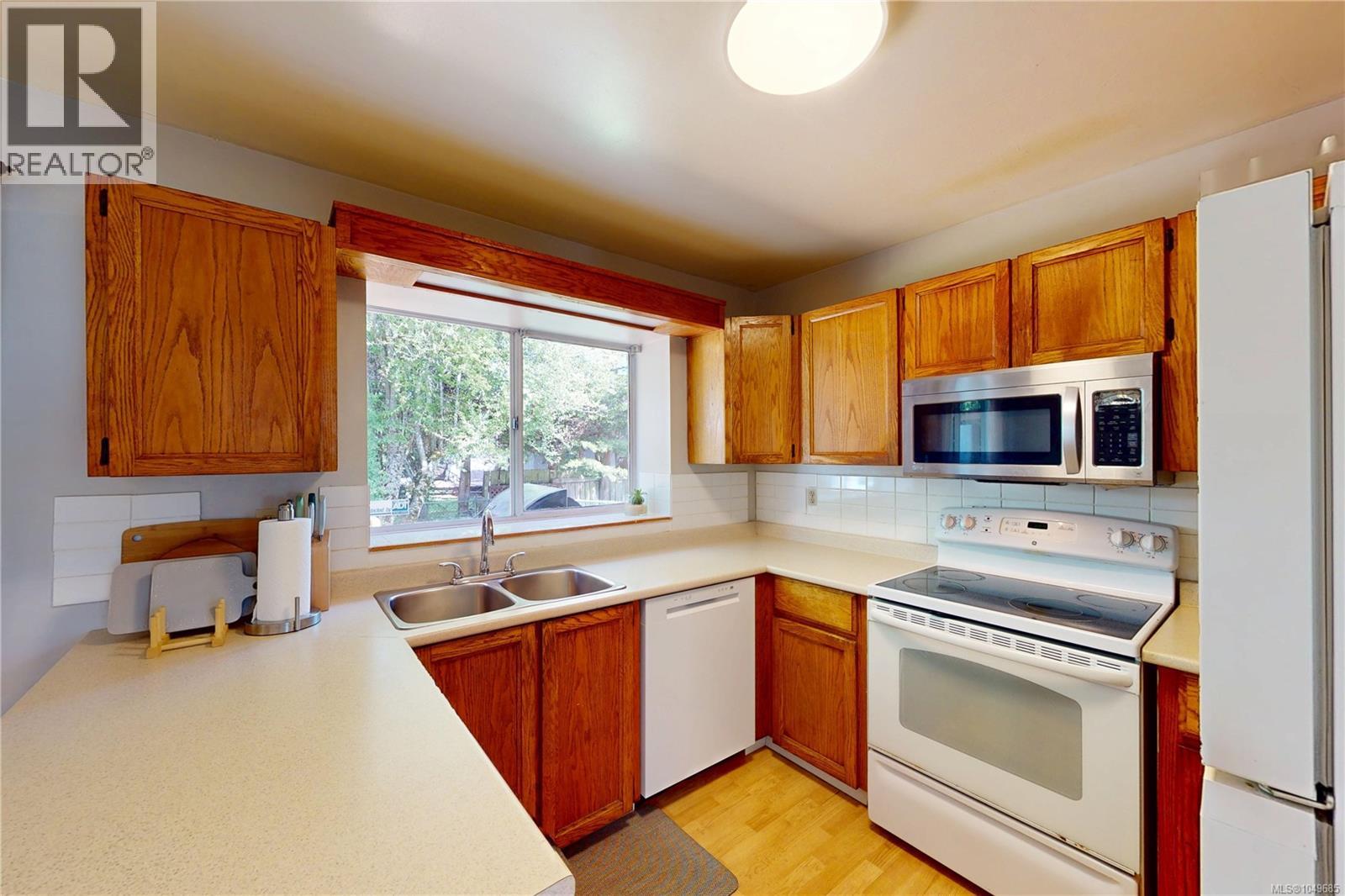 1382 McKenzie Ave - Image 22