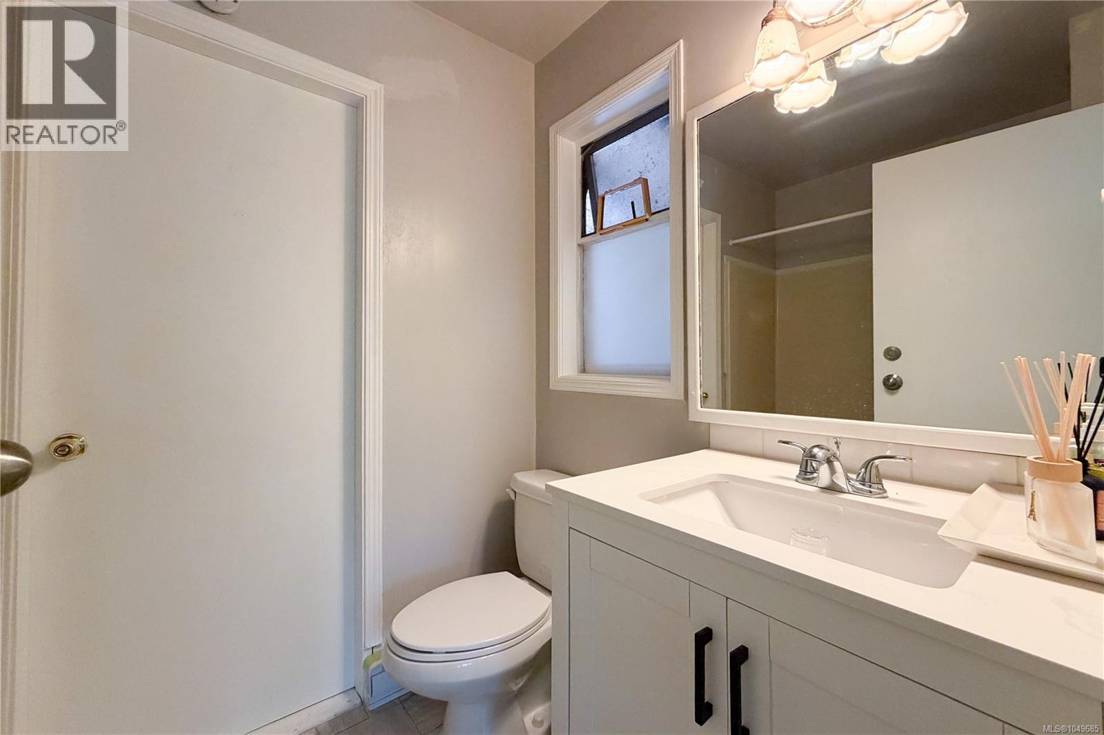 1382 McKenzie Ave - 31