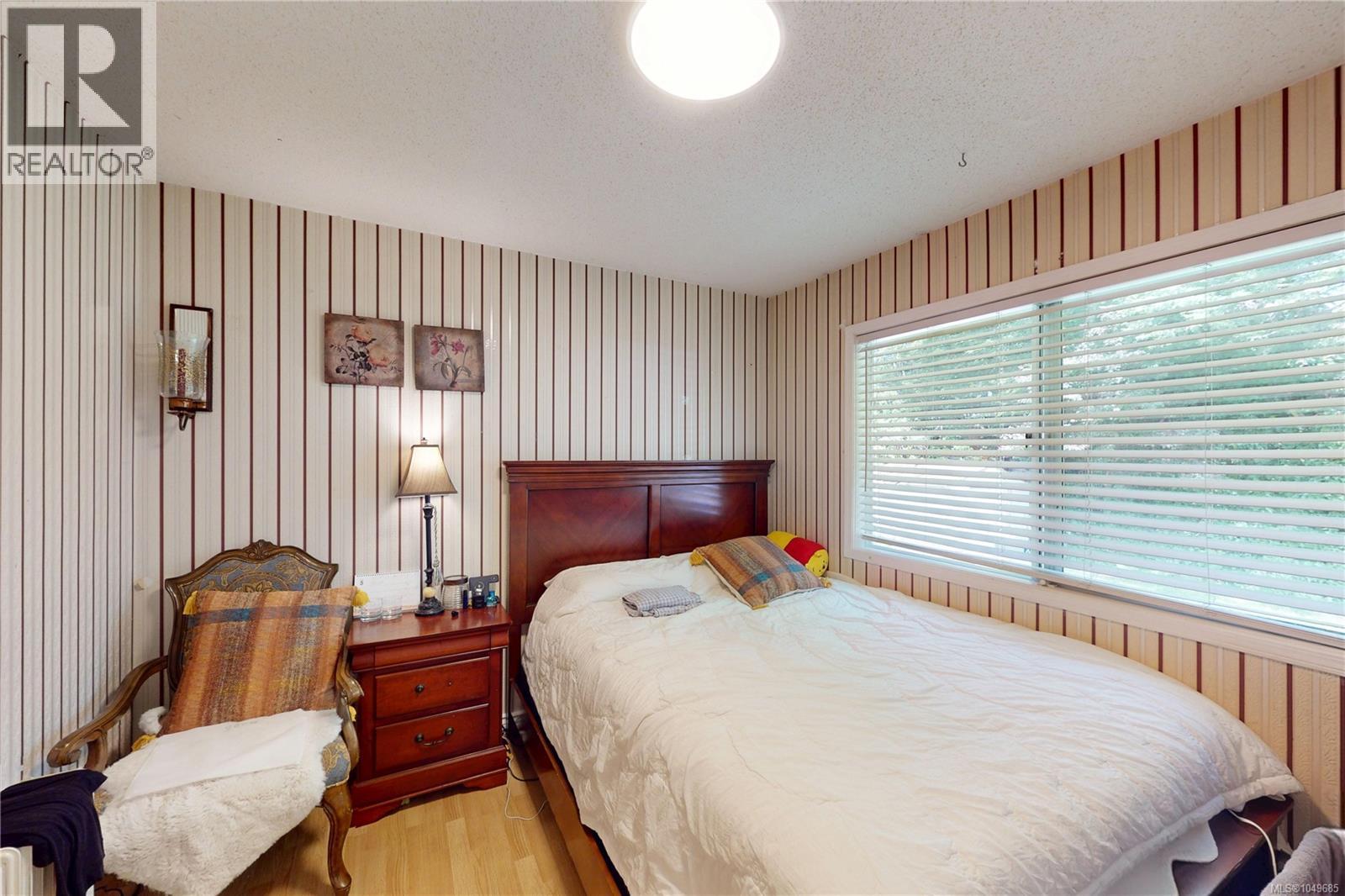 1382 McKenzie Ave - 37
