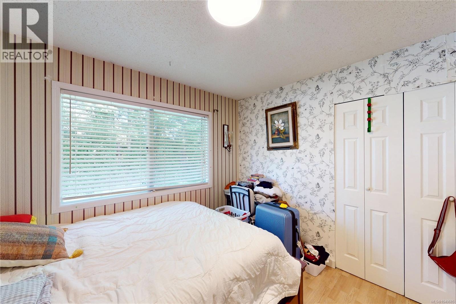 1382 McKenzie Ave - Image 38