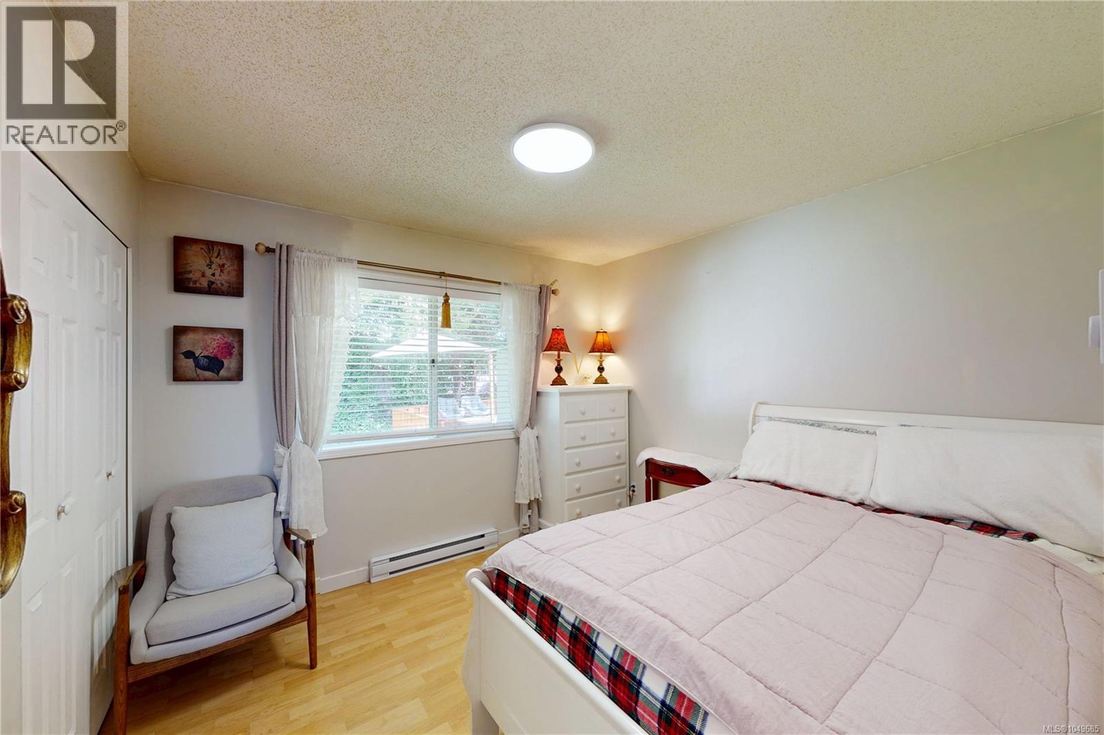 1382 McKenzie Ave - 39