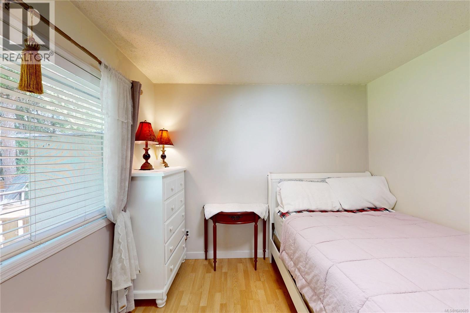 1382 McKenzie Ave - 41