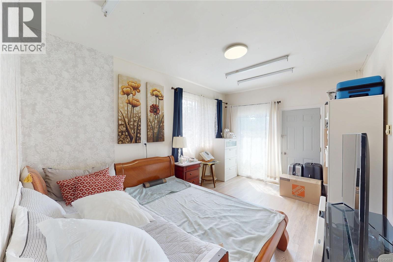 1382 McKenzie Ave - 45