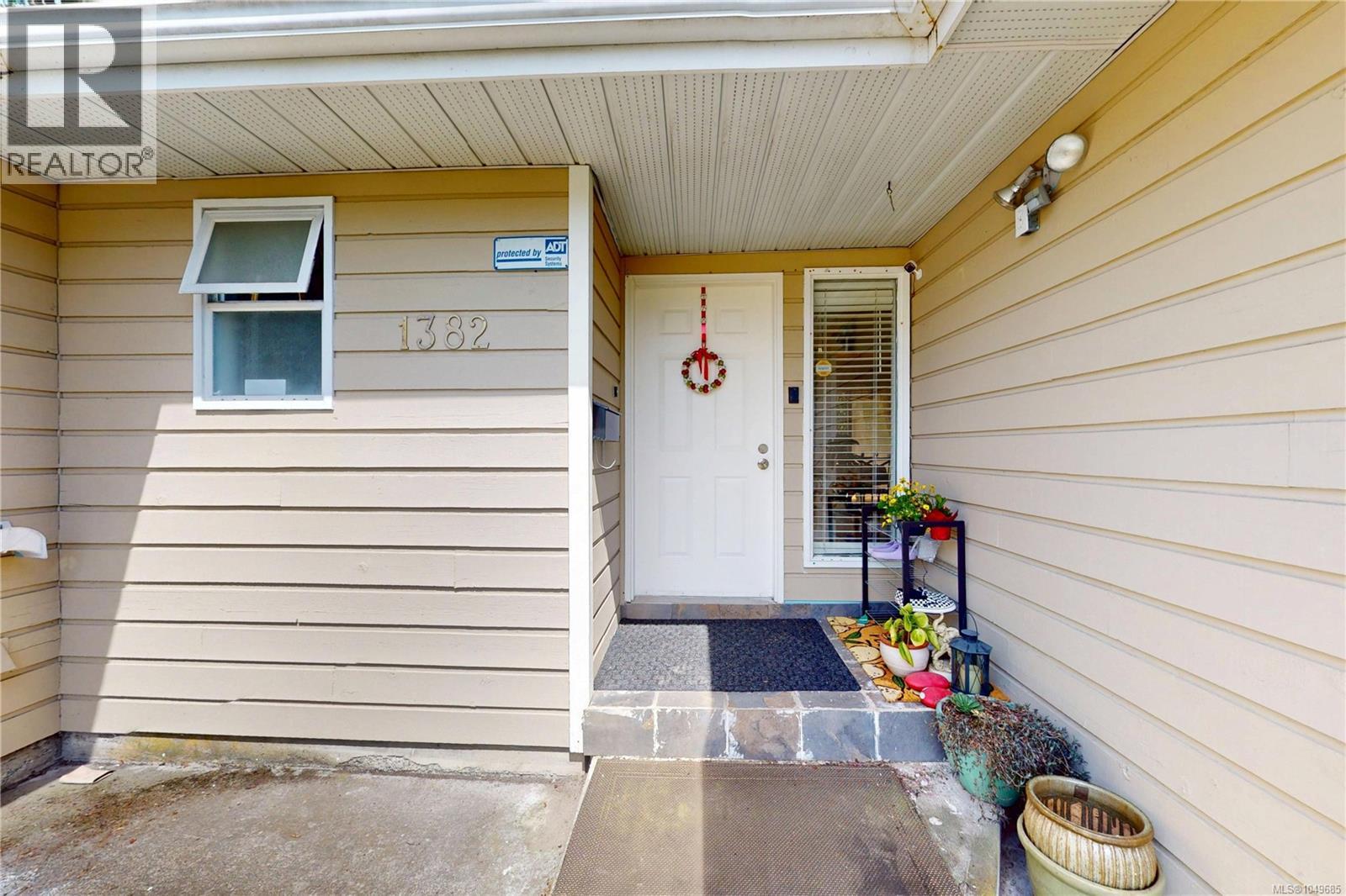 1382 McKenzie Ave - Image 47