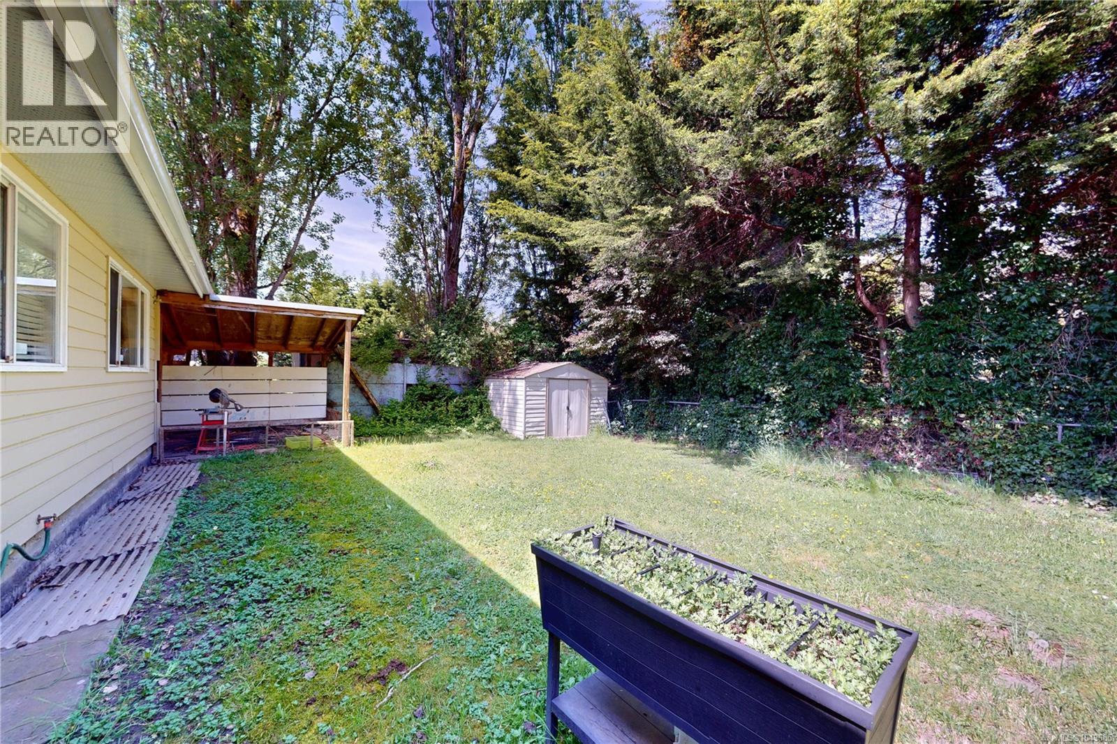 1382 McKenzie Ave - 55