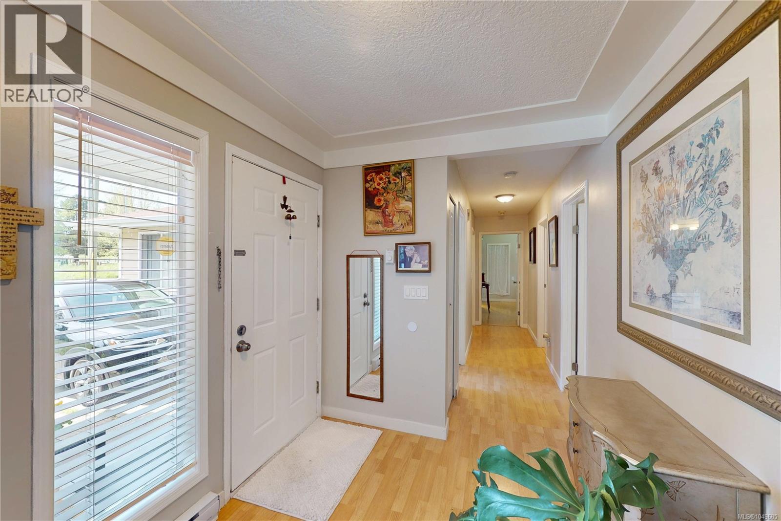 1382 McKenzie Ave - 9
