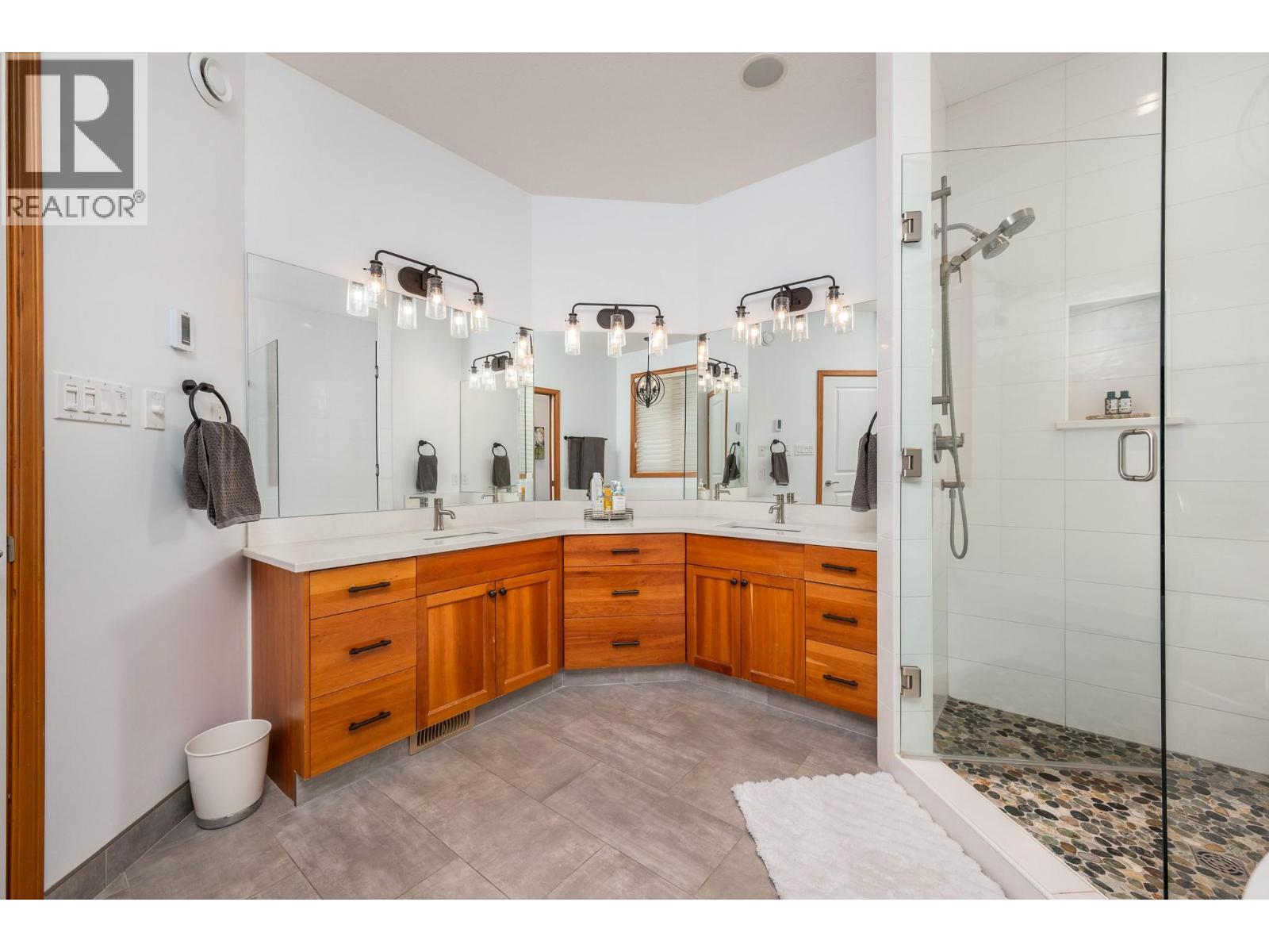 #11 100 Kestrel Place - Image 28