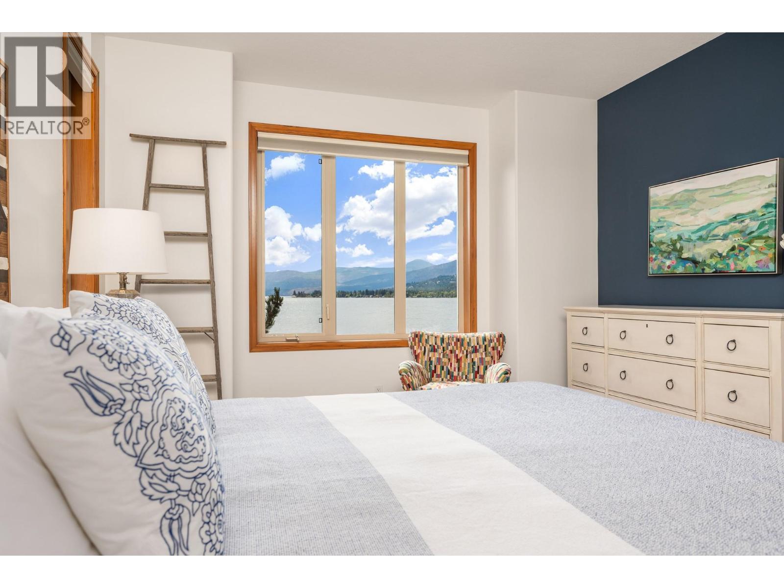 #11 100 Kestrel Place - 25
