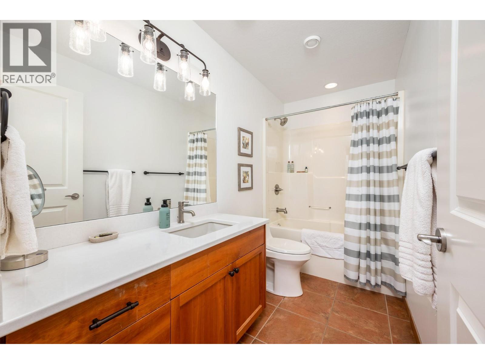#11 100 Kestrel Place - Image 39