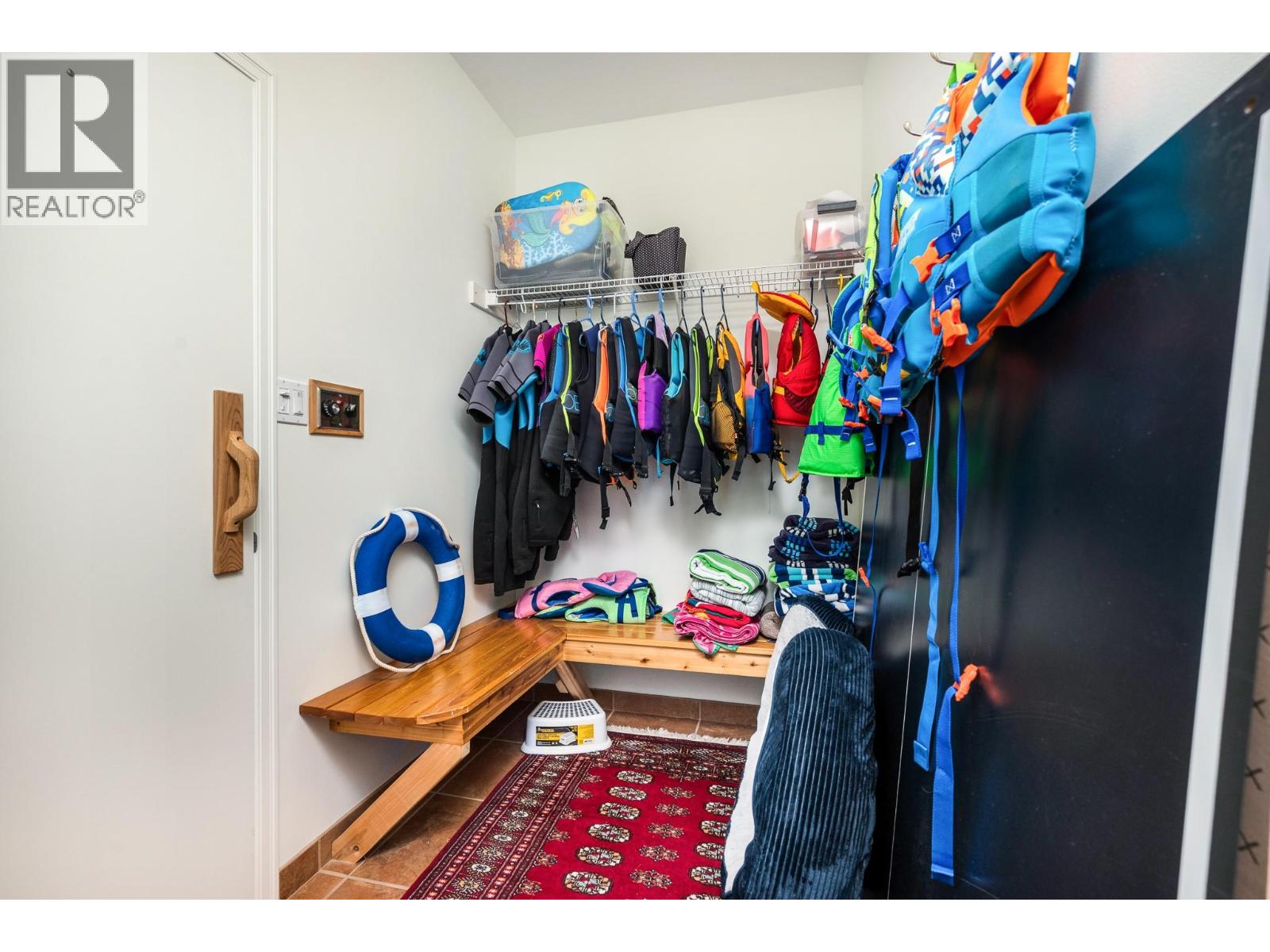 #11 100 Kestrel Place - Image 42