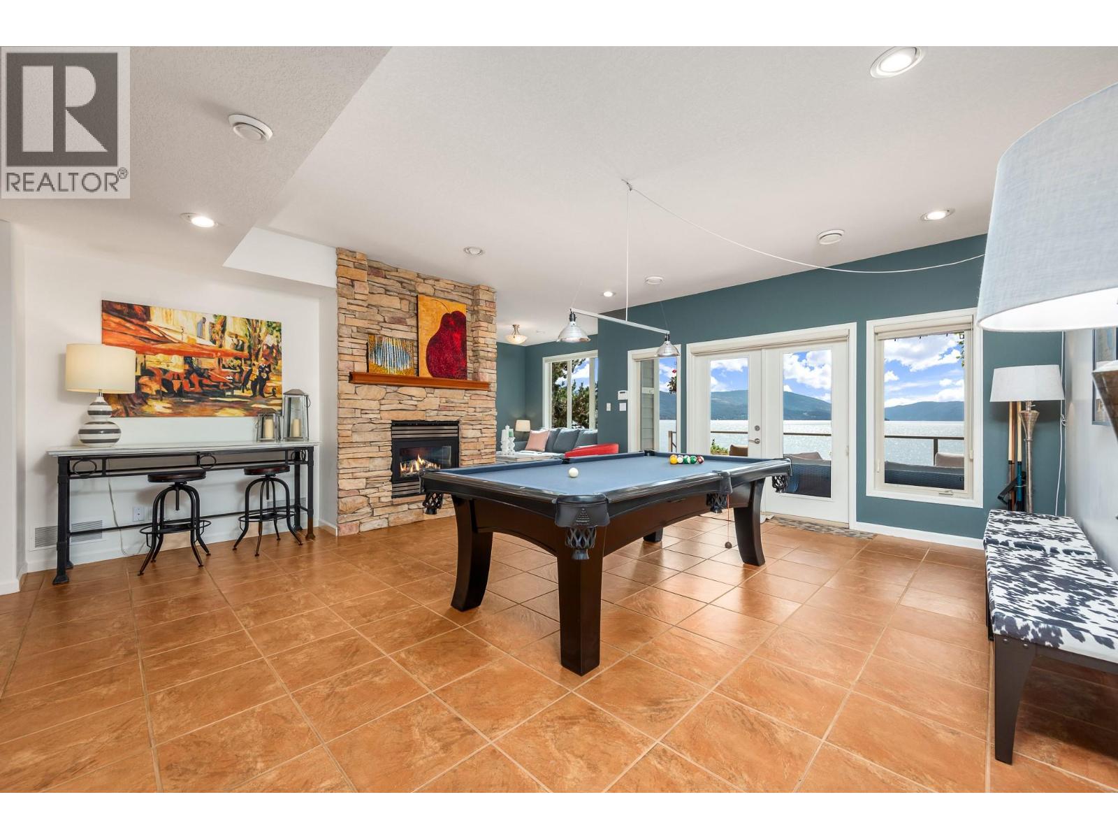 #11 100 Kestrel Place - 33