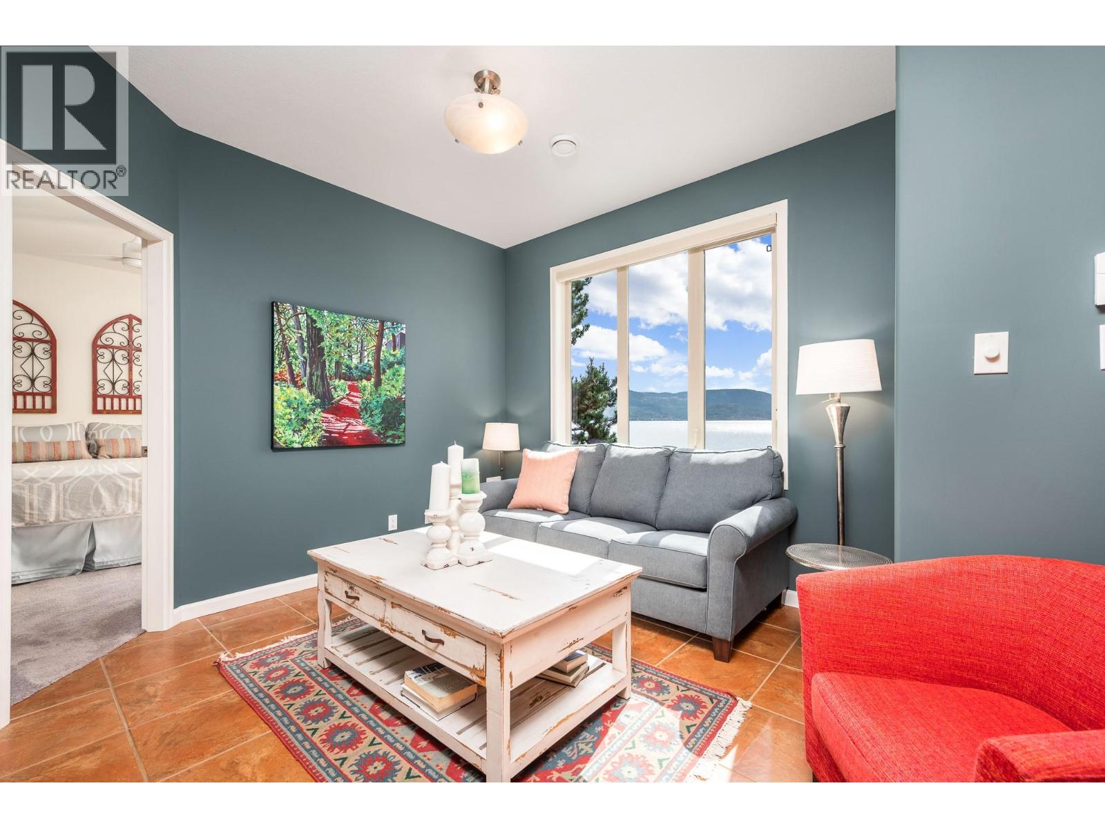 #11 100 Kestrel Place - Image 36